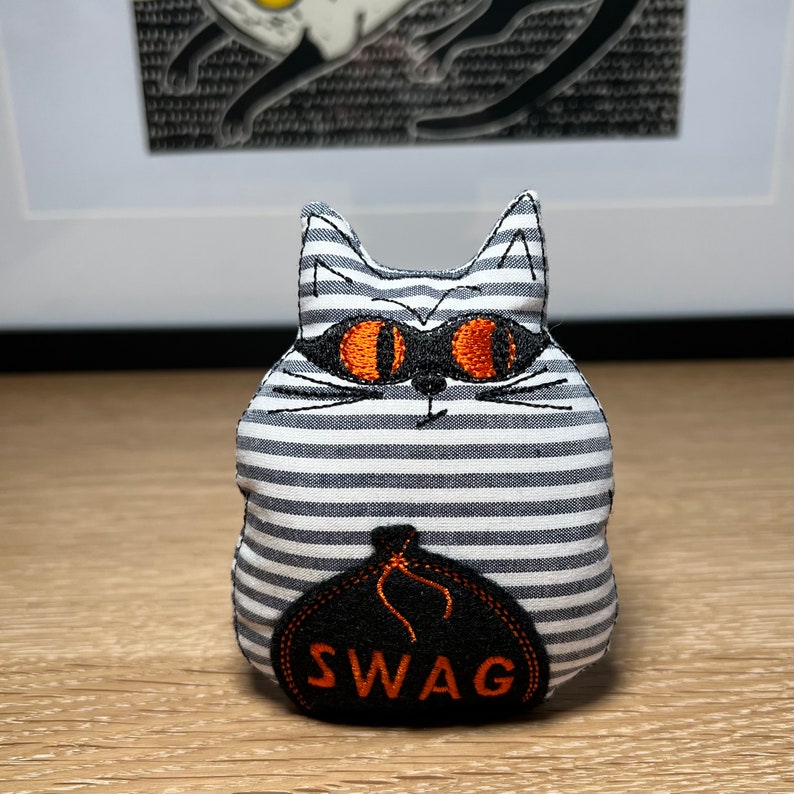 Freak Meowt Catnip Cat Burglar Toy for Cats - Fun Gifts with Premium Canadian Catnip, 10cm x 8cm, Handmade in Wales